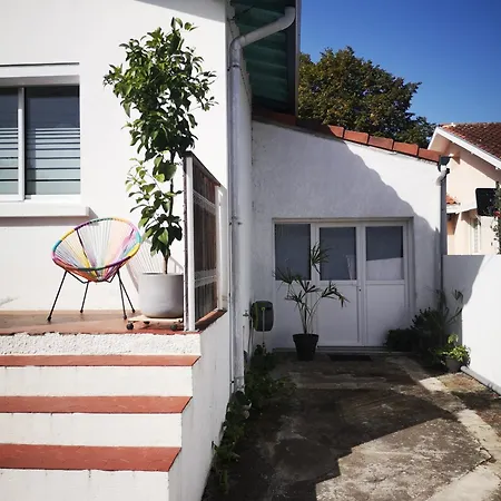 Paisible Independant Avec Jardin Et Places De Parking Holiday home